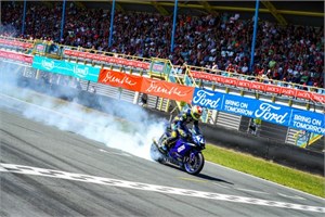 Hilster, Hartog en Van der Voort snelste motorracers in Benelux Trophy